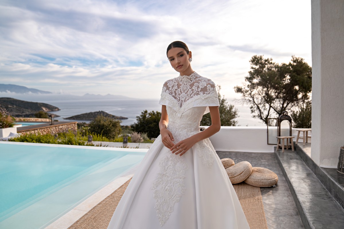 Νυφικό ZIMRA, off-shoulder γραμμή