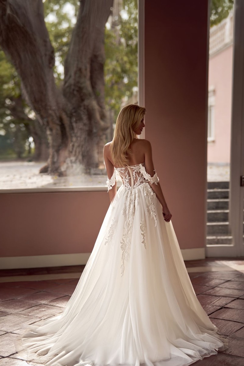 Νυφικό VIRINEA back full
